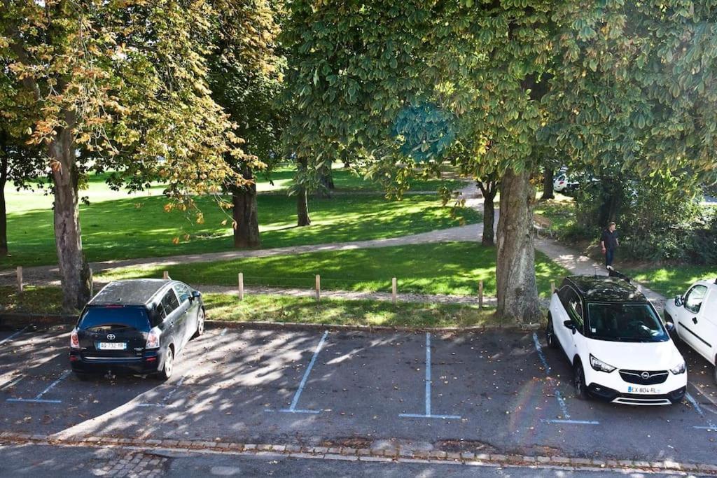 Gite Rdc 42M2 400 M Centre Ville 200 M Gare Tgv Parking Gratuit 250 Places Face Au Logement Арас Екстер'єр фото